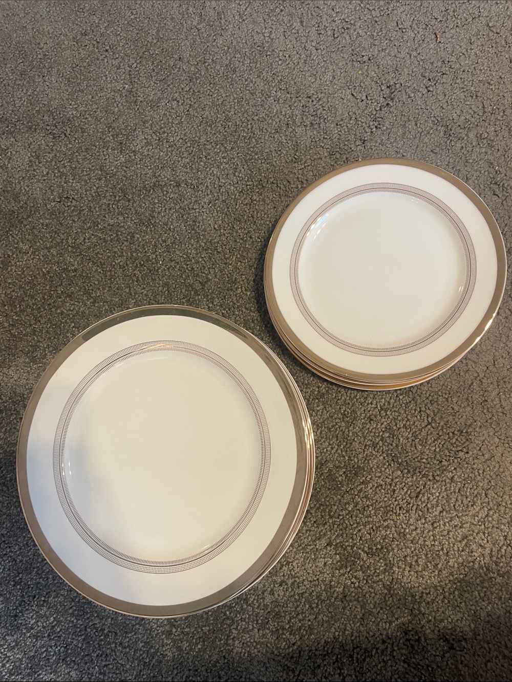 Elegant White and Gold Rim Dinner Plates - Set of 4